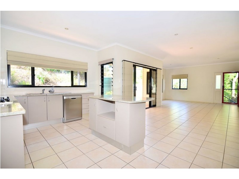 1/42 Hakea Ave, Maleny QLD 4552