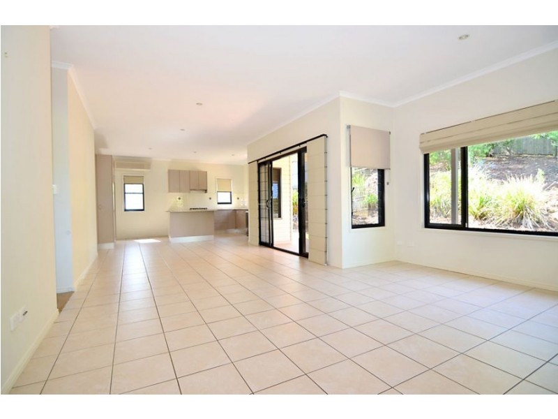 1/42 Hakea Ave, Maleny QLD 4552