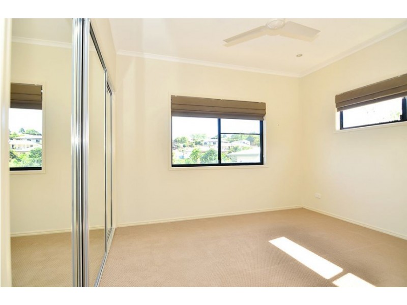 1/42 Hakea Ave, Maleny QLD 4552