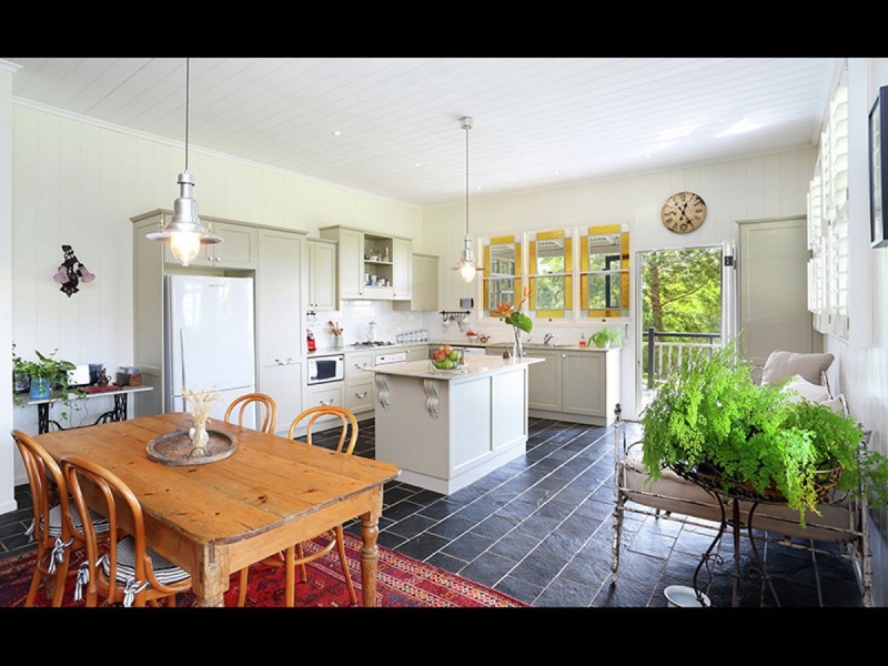 4 Moffitt Court, Maleny QLD 4552