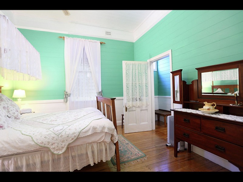 58 Maple Street, Maleny QLD 4552