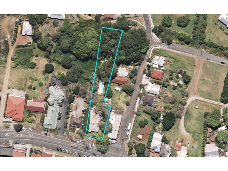 58 Maple Street, Maleny QLD 4552