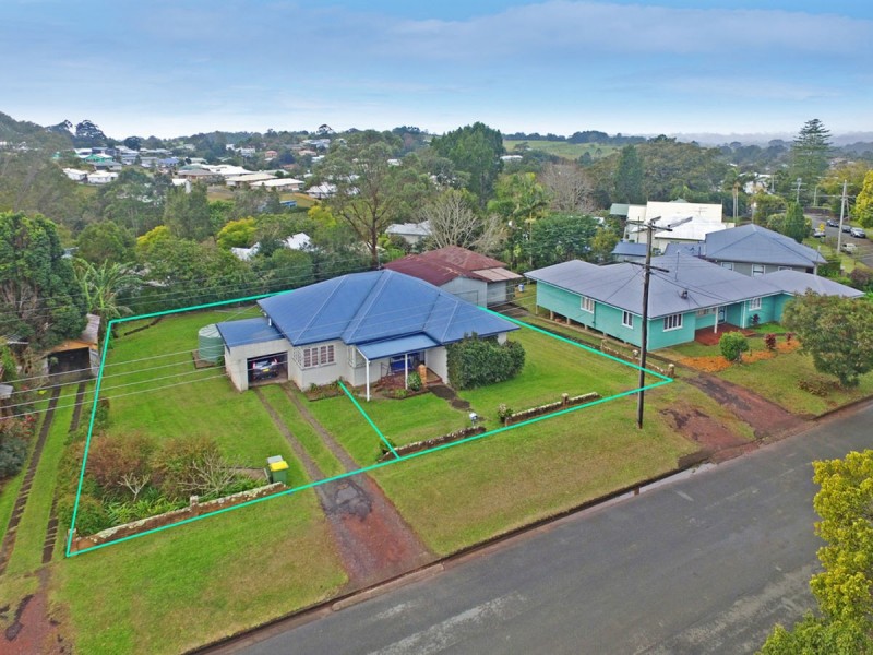 22 Cedar Street, Maleny QLD 4552