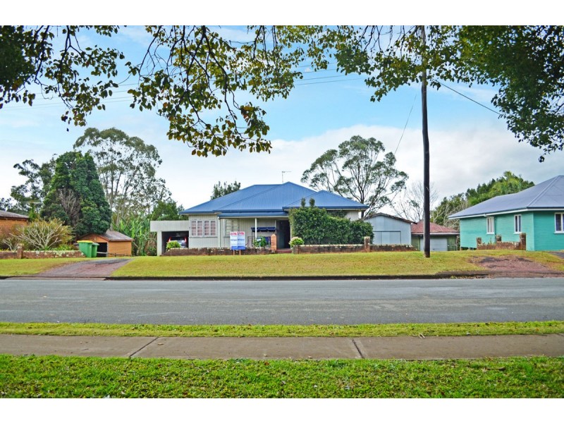 22 Cedar Street, Maleny QLD 4552