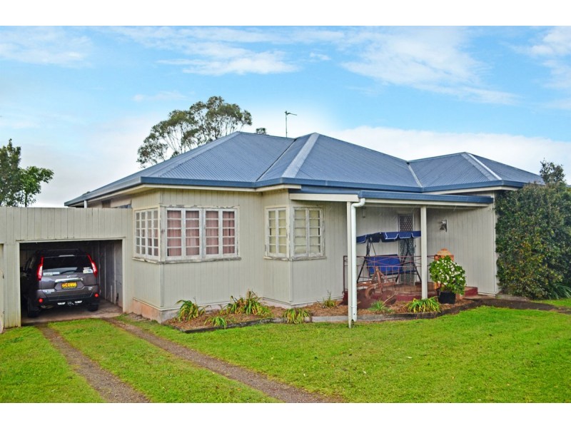 22 Cedar Street, Maleny QLD 4552