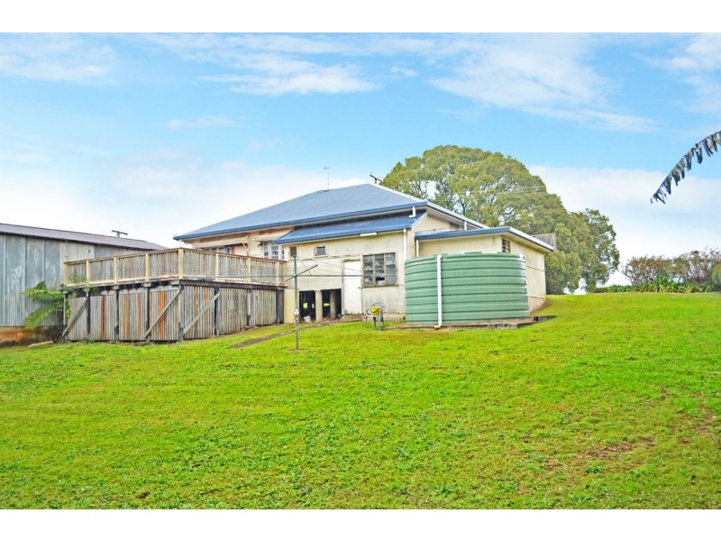 22 Cedar Street, Maleny QLD 4552