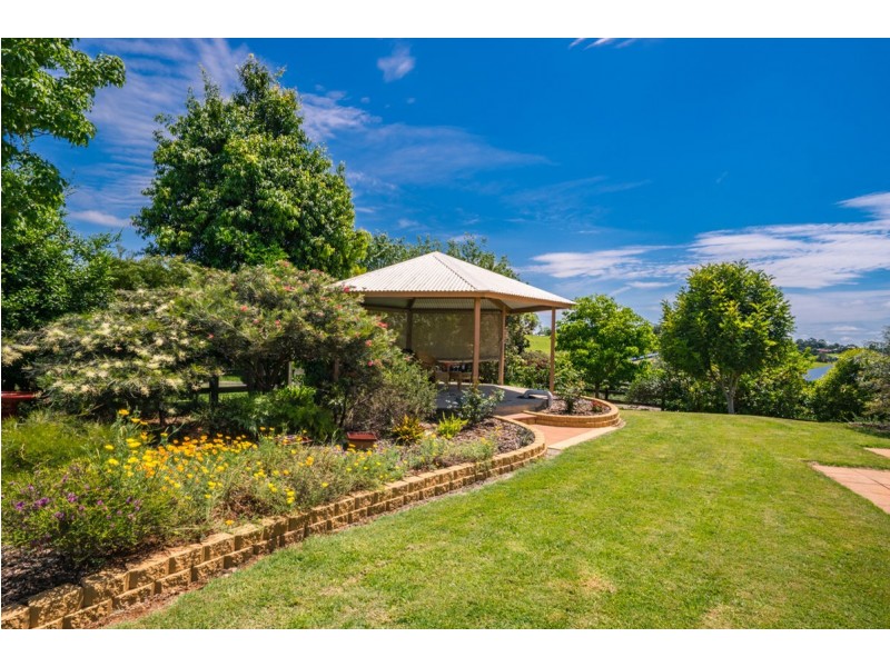 10 Lansdowne Rise, Maleny QLD 4552