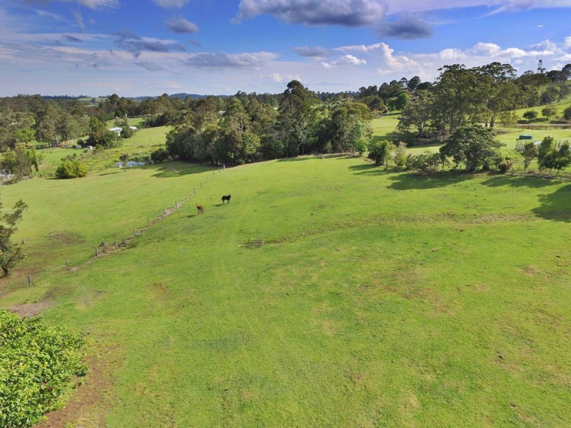 18 Sternberg Road, Maleny QLD 4552