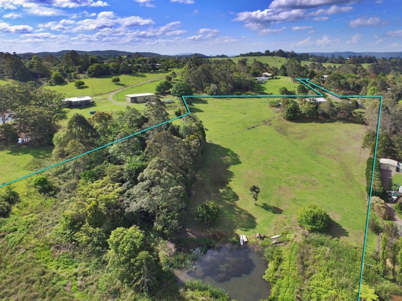18 Sternberg Road, Maleny QLD 4552