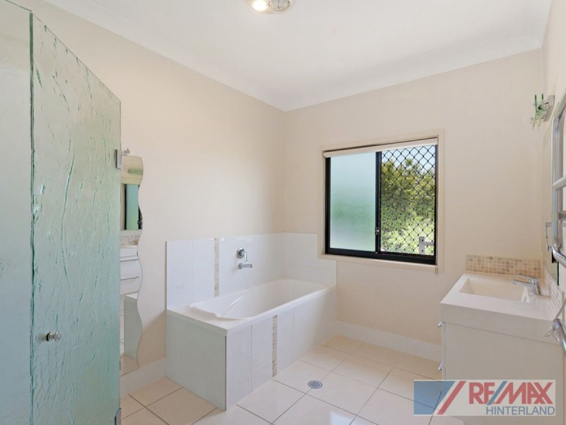 1 Curlew Court, Maleny QLD 4552