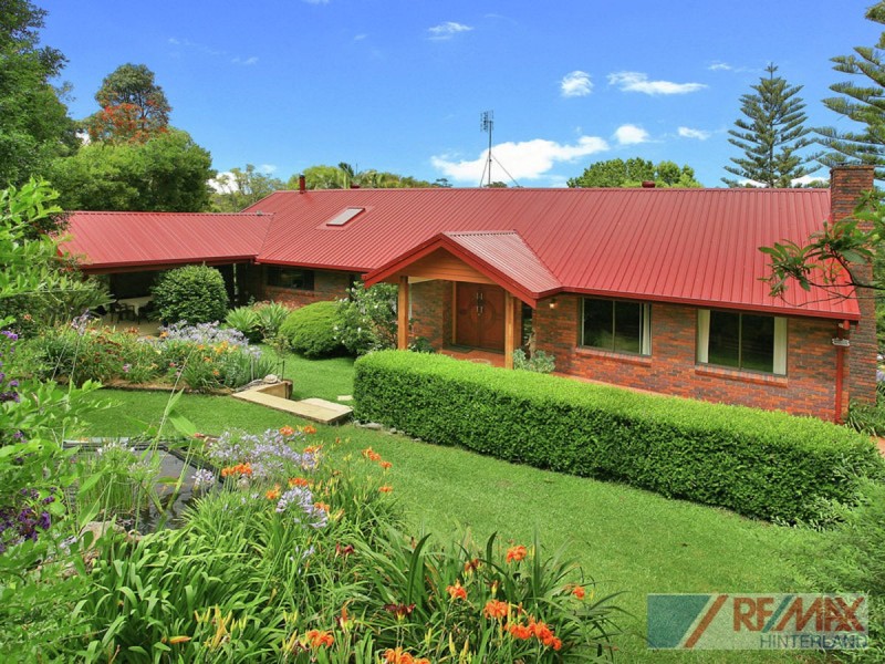 86 Dixon Ave, Maleny QLD 4552