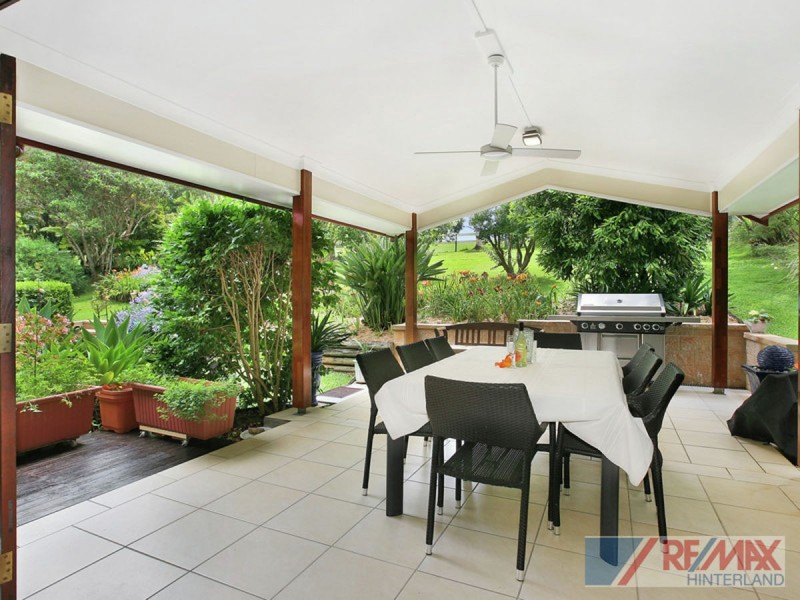 86 Dixon Ave, Maleny QLD 4552