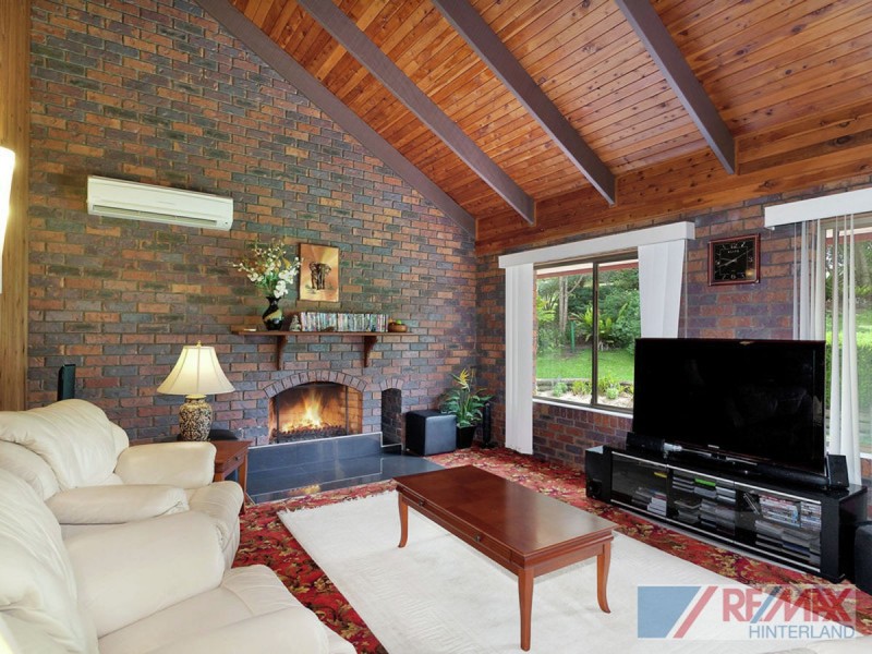 86 Dixon Ave, Maleny QLD 4552