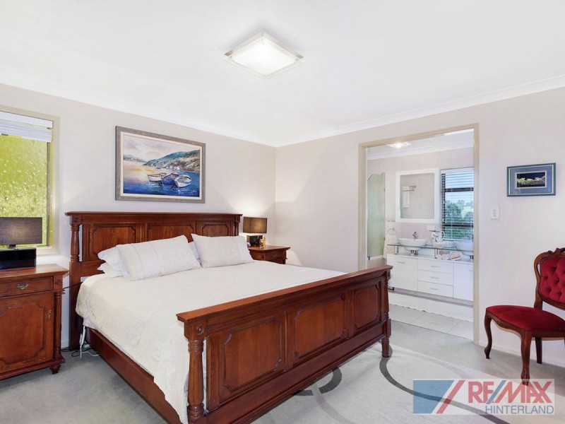 86 Dixon Ave, Maleny QLD 4552