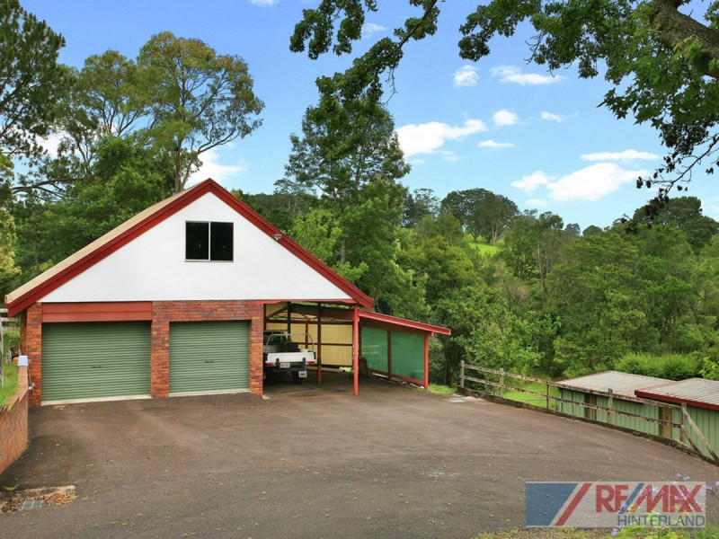 86 Dixon Ave, Maleny QLD 4552