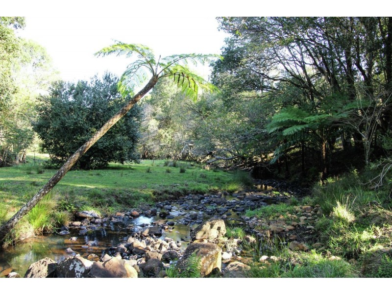 86 Dixon Ave, Maleny QLD 4552