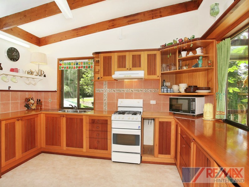 9 Avocado Lane, Maleny QLD 4552