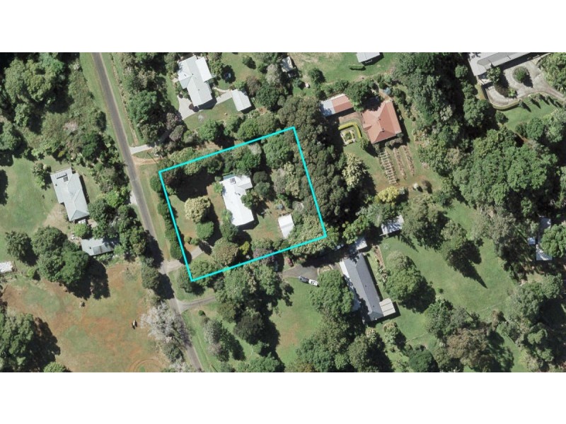 29 Burgess Avenue, Maleny QLD 4552