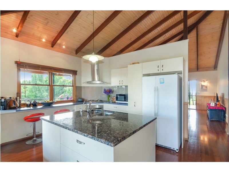 13 Alfs Road, Maleny QLD 4552