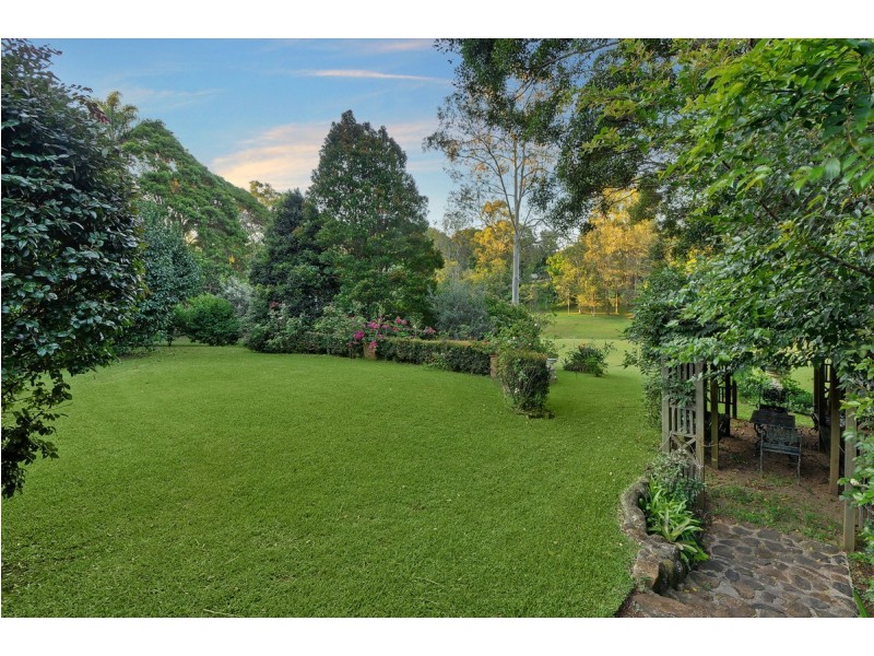 33 Glen Eden Court, Flaxton QLD 4560