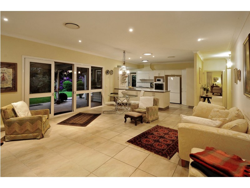 33 Glen Eden Court, Flaxton QLD 4560
