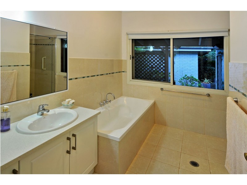 33 Glen Eden Court, Flaxton QLD 4560
