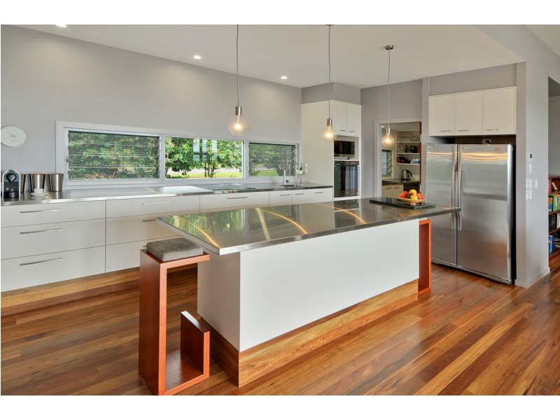 22 Lorikeet Lane, Maleny QLD 4552