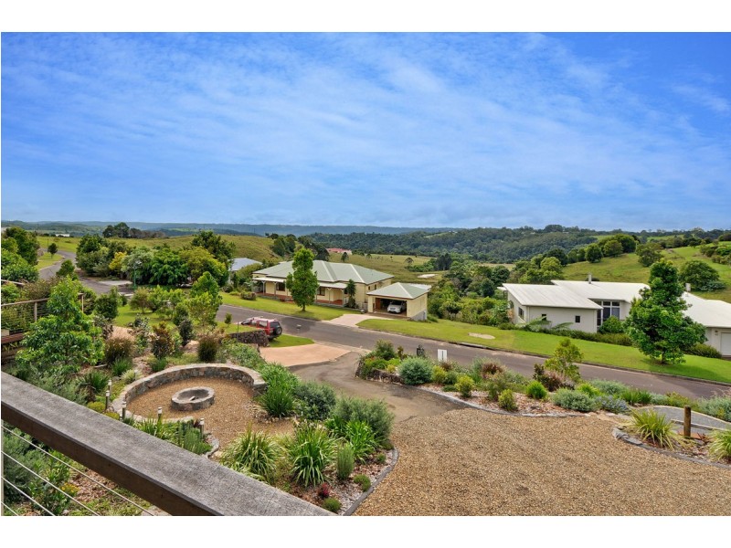 22 Lorikeet Lane, Maleny QLD 4552