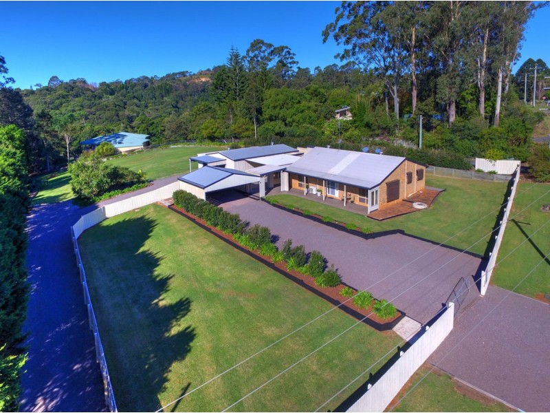 12 Meadow Road, Maleny QLD 4552
