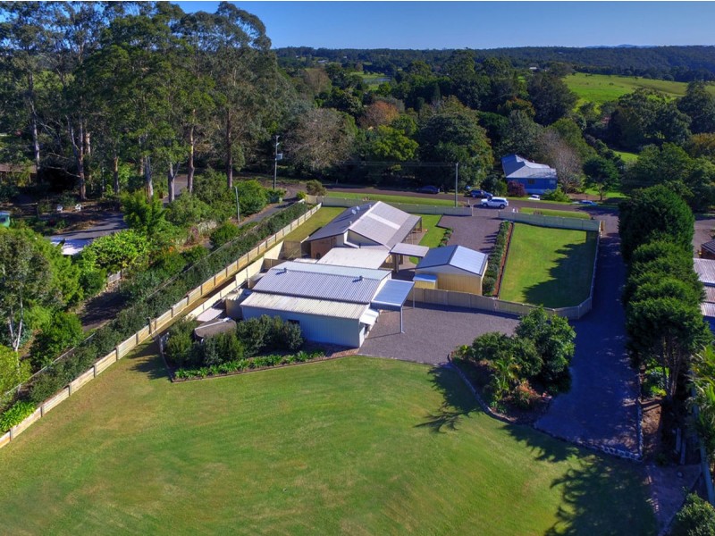 12 Meadow Road, Maleny QLD 4552