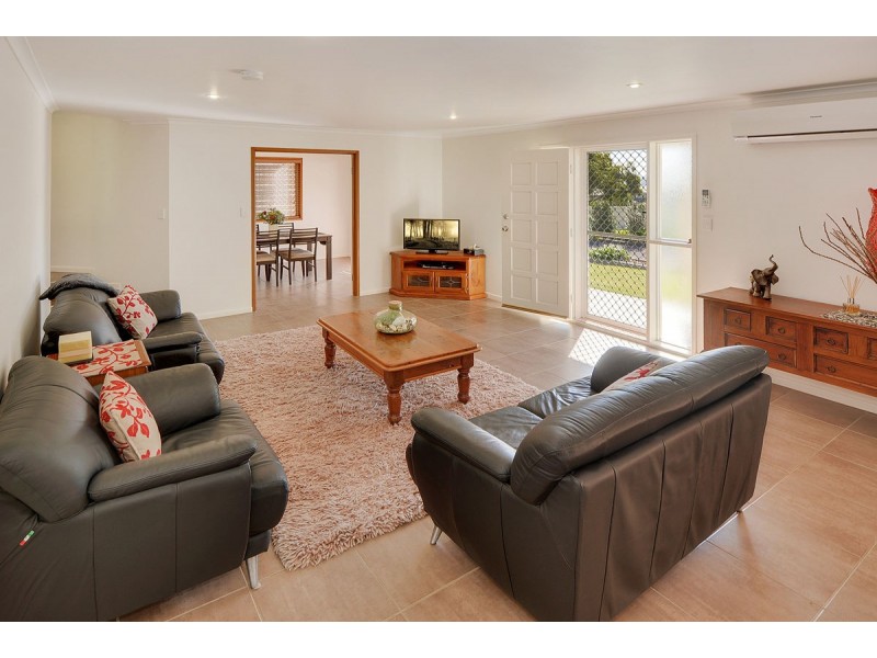 12 Meadow Road, Maleny QLD 4552