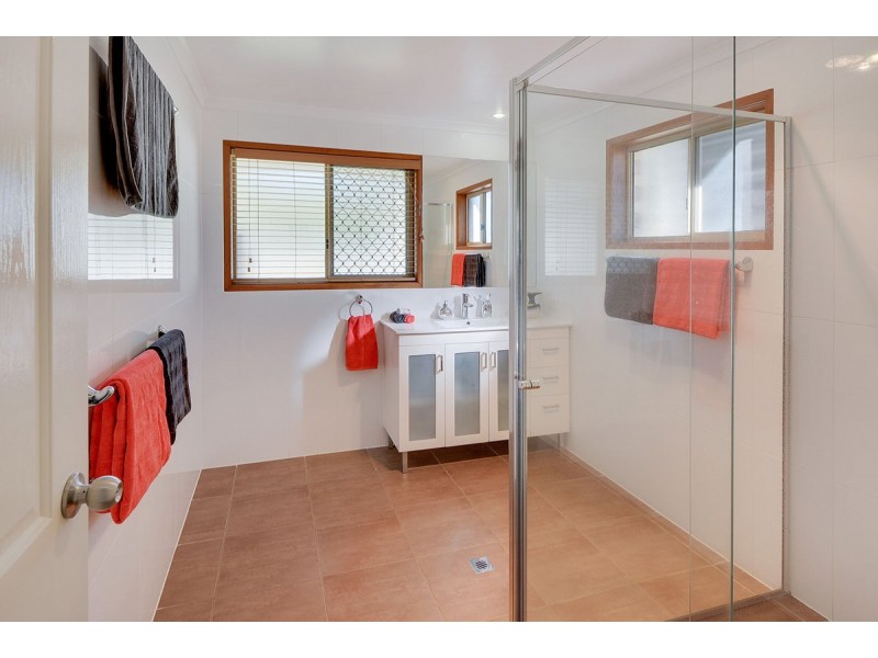 12 Meadow Road, Maleny QLD 4552