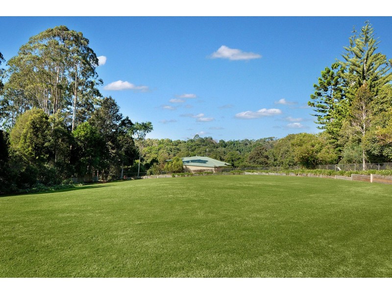 12 Meadow Road, Maleny QLD 4552