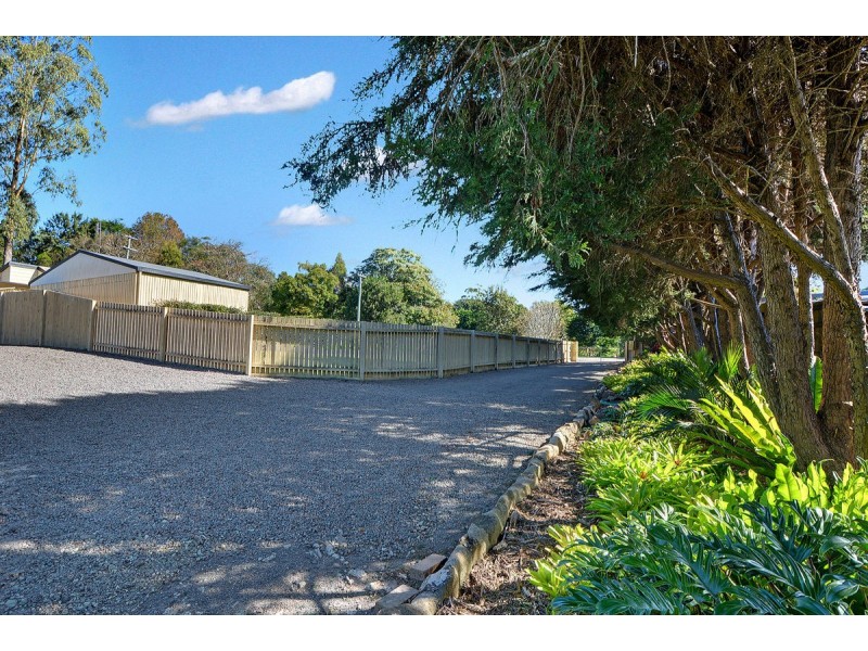 12 Meadow Road, Maleny QLD 4552