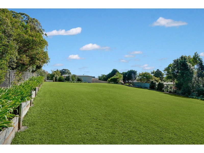 12 Meadow Road, Maleny QLD 4552