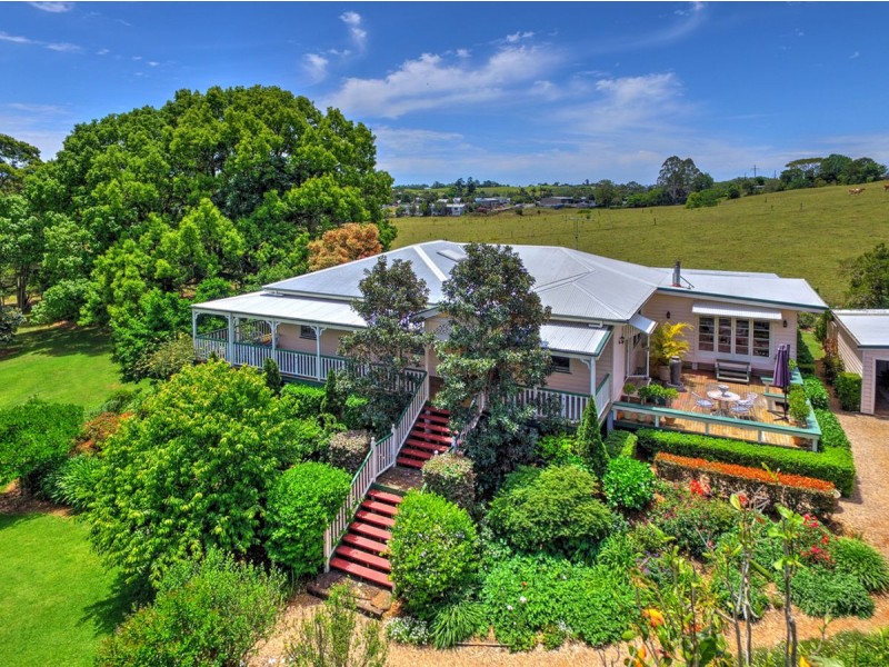 21 Centenary Drive, Maleny QLD 4552