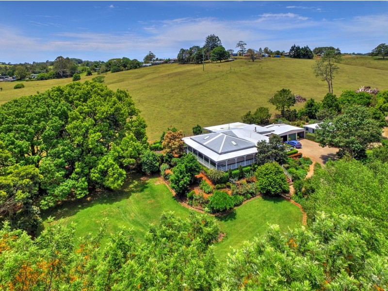 21 Centenary Drive, Maleny QLD 4552