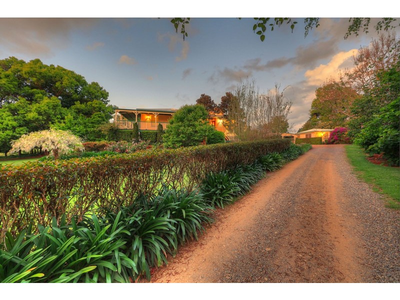 21 Centenary Drive, Maleny QLD 4552