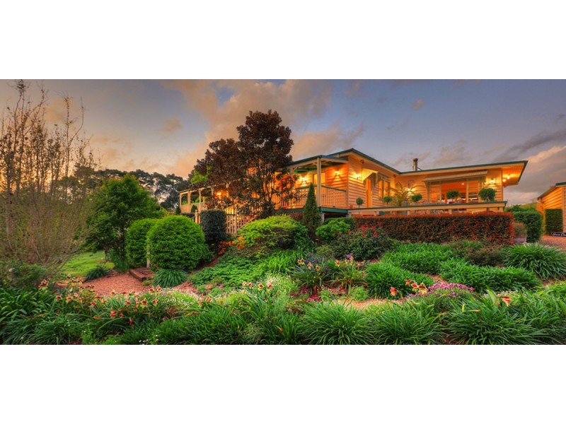 21 Centenary Drive, Maleny QLD 4552