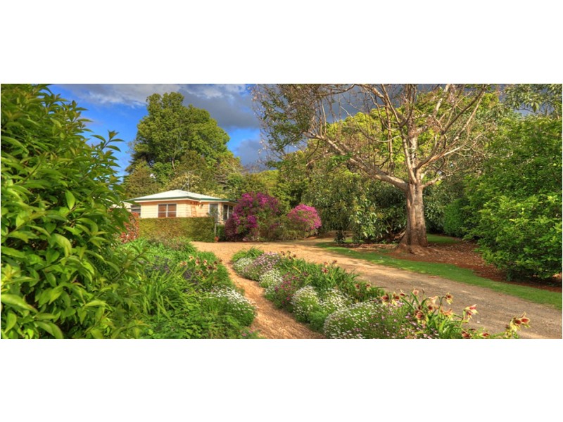 21 Centenary Drive, Maleny QLD 4552