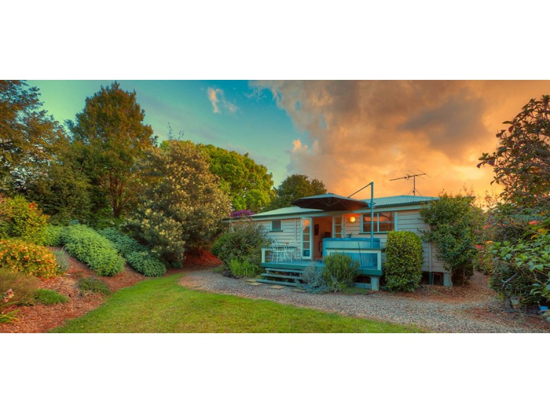 21 Centenary Drive, Maleny QLD 4552