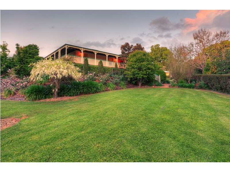 21 Centenary Drive, Maleny QLD 4552