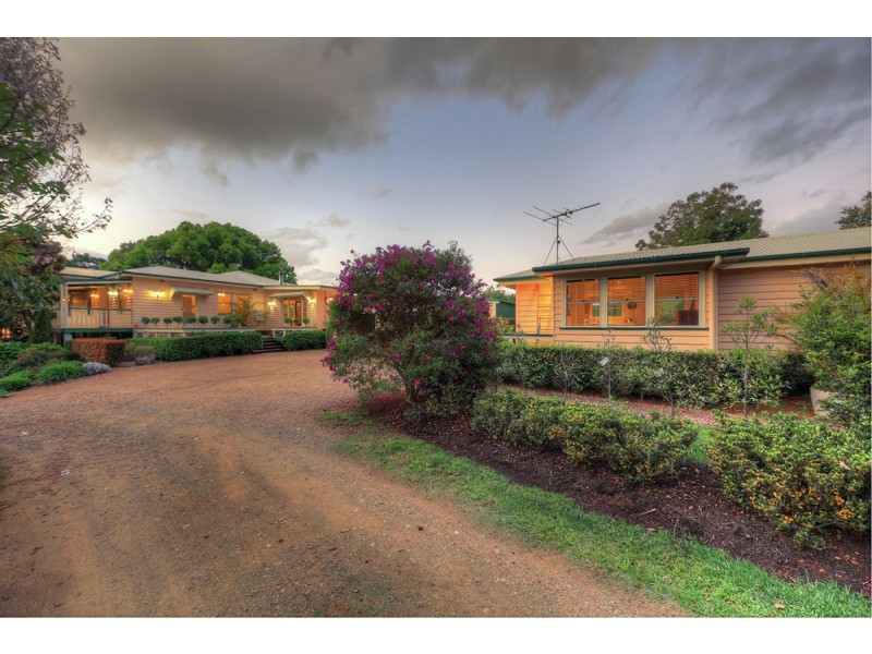 21 Centenary Drive, Maleny QLD 4552