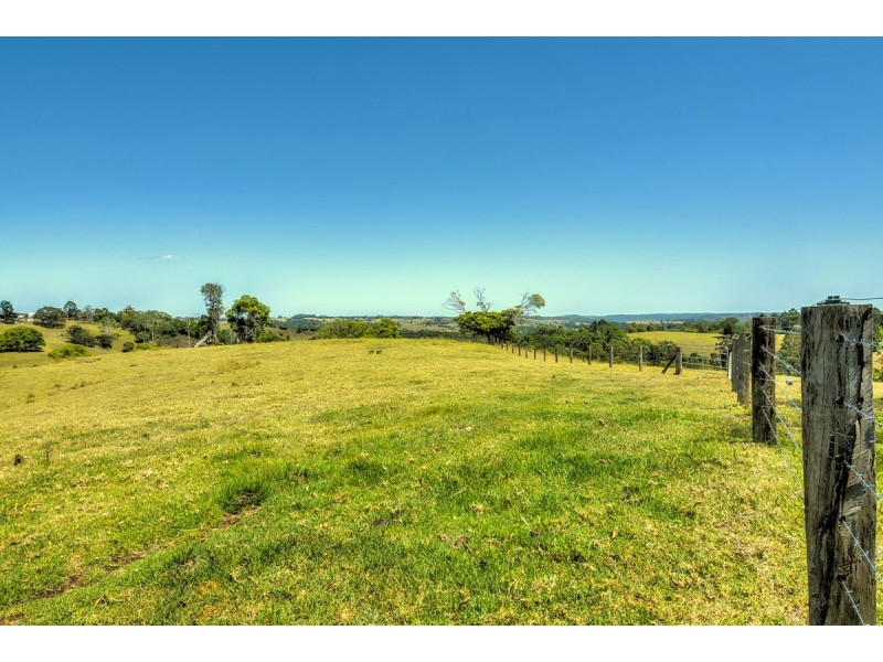 17 North Maleny Road, Maleny QLD 4552