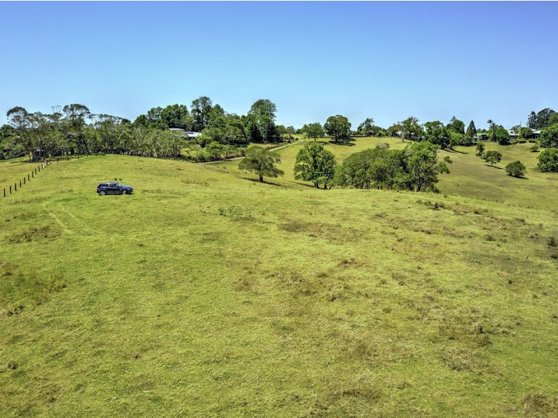 17 North Maleny Road, Maleny QLD 4552