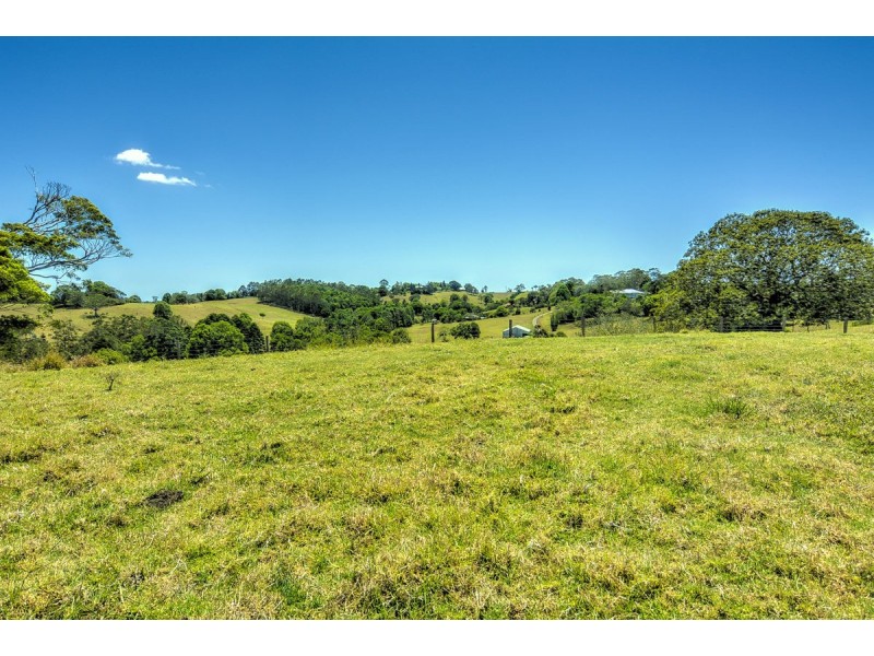 17 North Maleny Road, Maleny QLD 4552