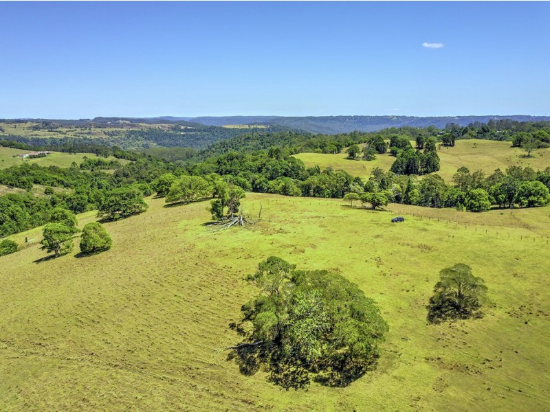 17 North Maleny Road, Maleny QLD 4552