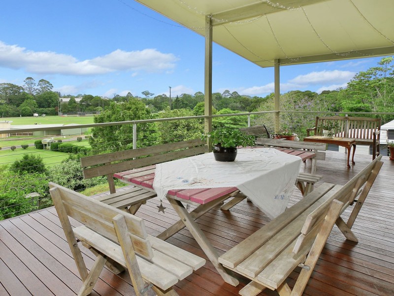 13 Ribbonwood Ave, Maleny QLD 4552