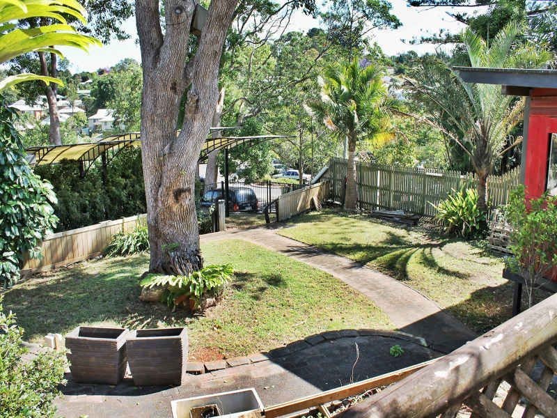 38 Maple Street, Maleny QLD 4552