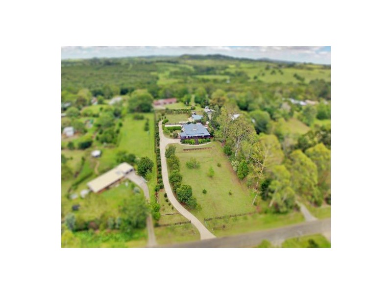 42 Treehaven Way, Maleny QLD 4552